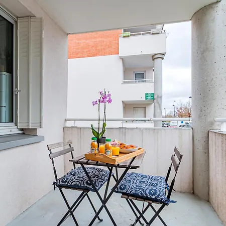Moderne Confort La Clef D'elancourt Elancourt
